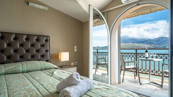 Double Room, Sea View | Free WiFi, bed sheets