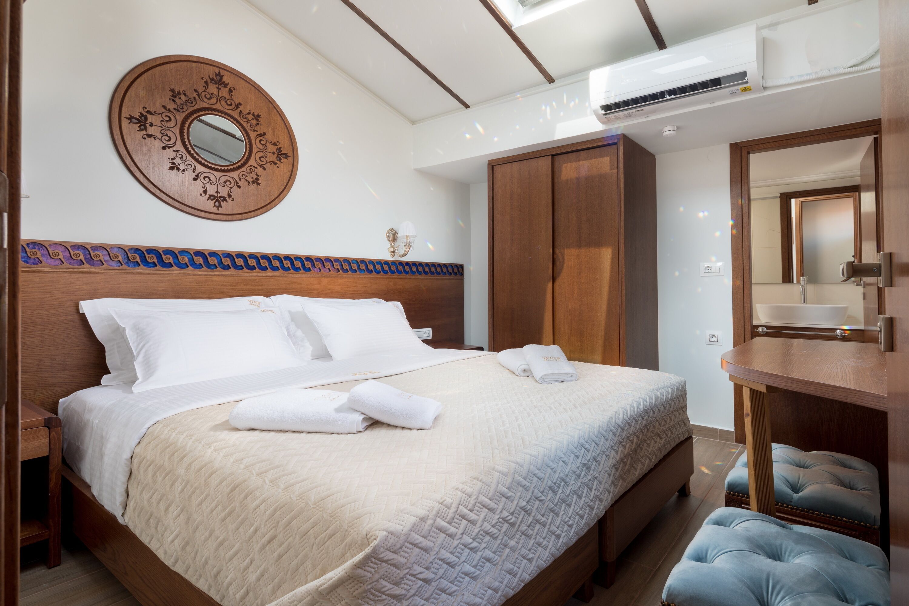 Photo - Vener Suites