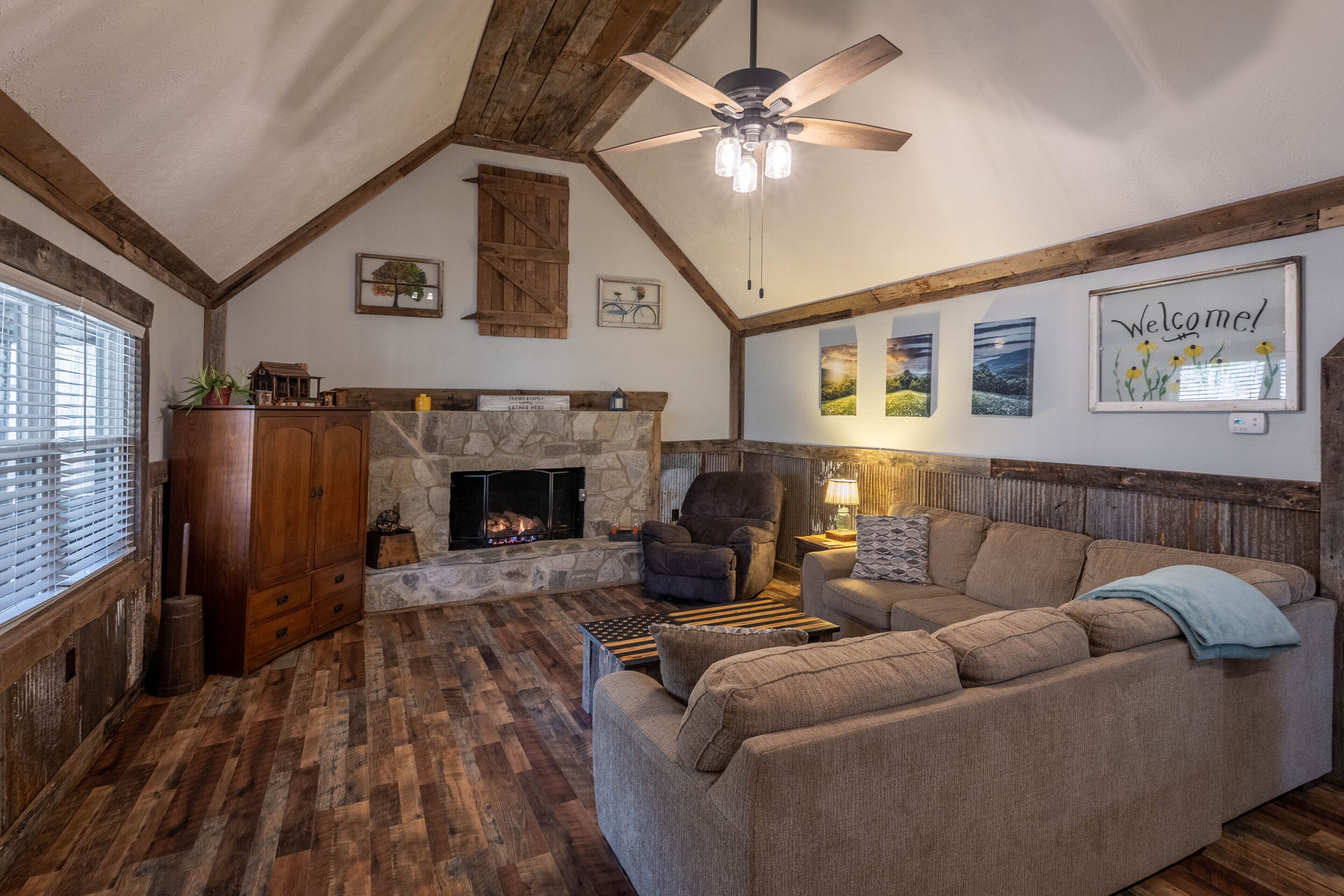 Cozy Cabin with Hottub near Lake James, Linville Gorge and the Fonta Flora Trail