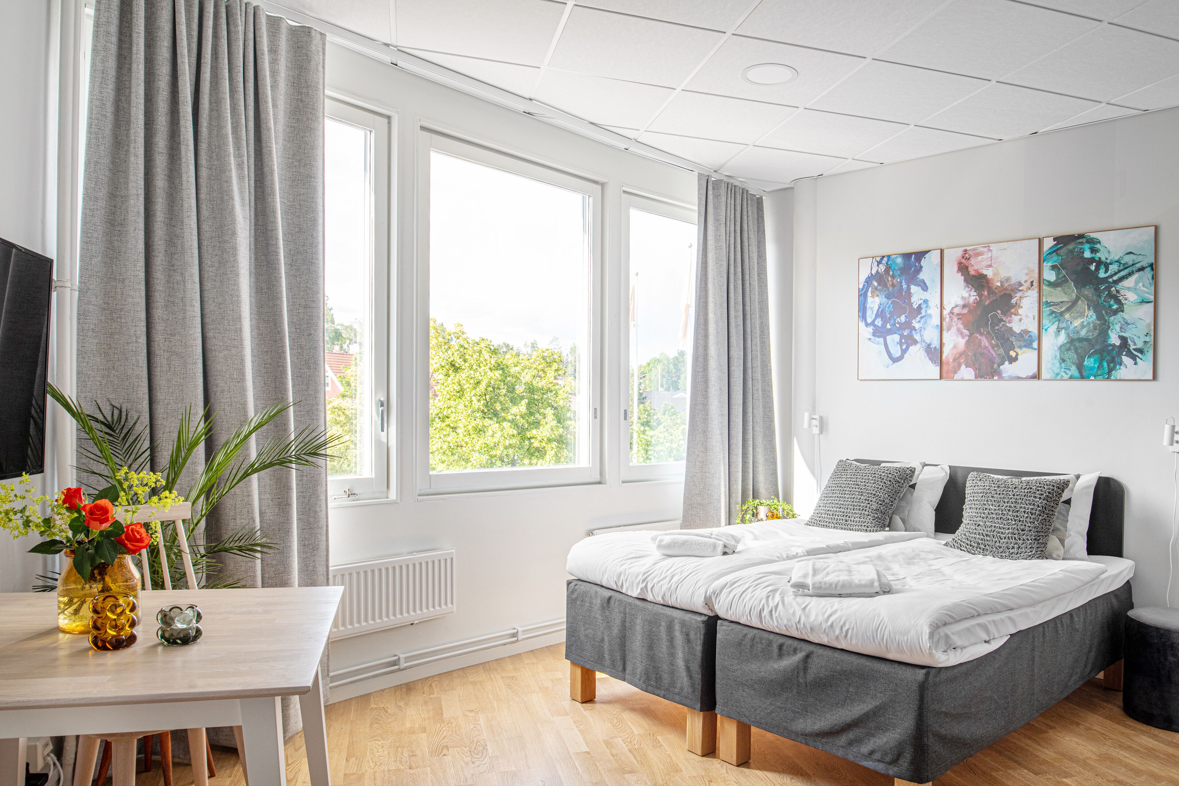 luxury studio suite | blackout curtains, soundproofing, iron/ironing board