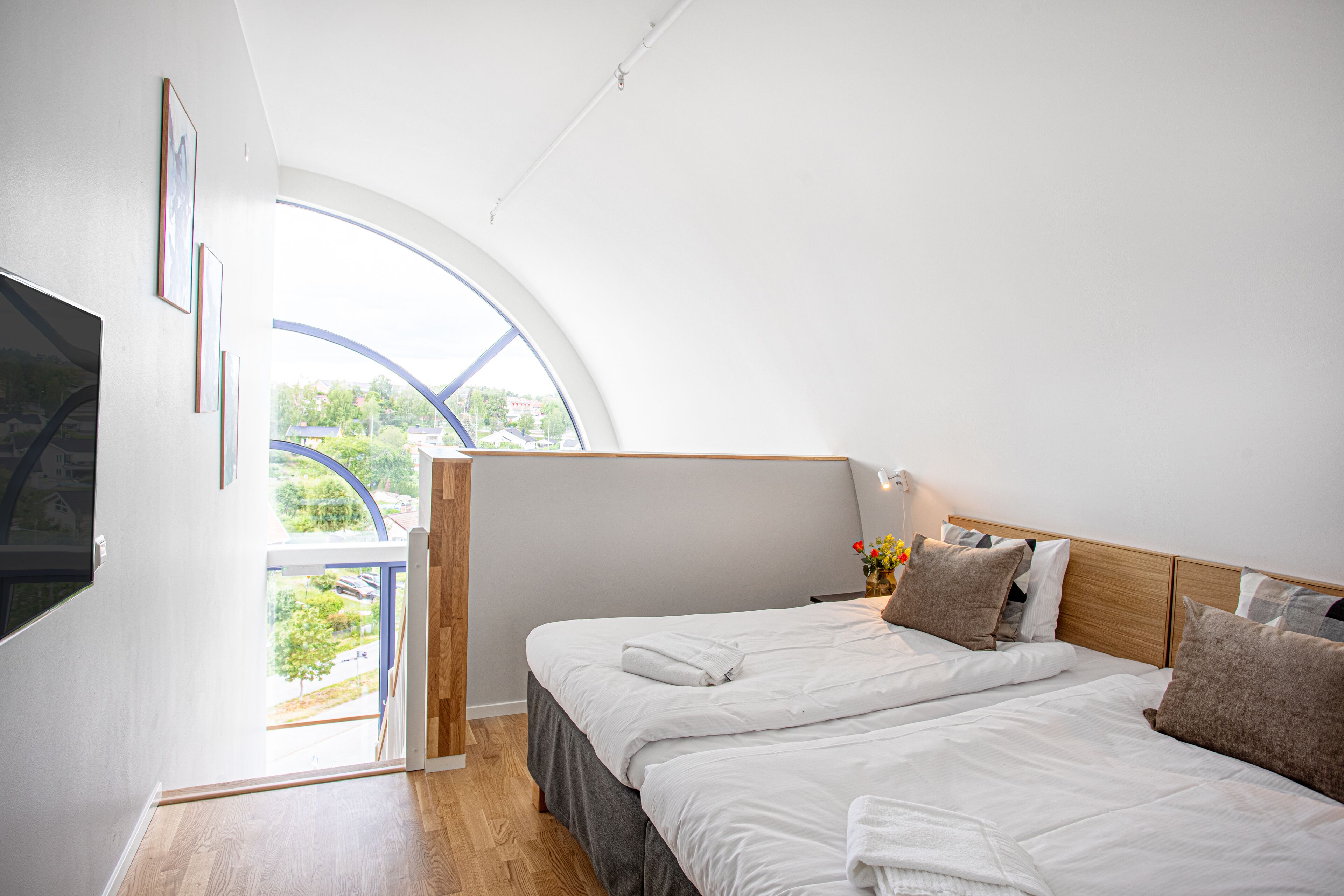 luxury duplex | blackout curtains, soundproofing, iron/ironing board