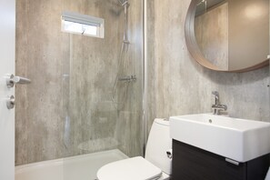 Apartment, 2 Schlafzimmer | Badezimmer | Dusche, Haartrockner, Handtücher, Seife