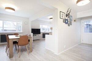 Apartment, 2 Bedrooms | In-room dining