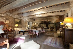 Daily continental breakfast (EUR 10 per person) - Mas Grand Argence (Fourques)