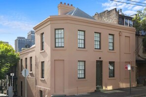 Exterior - Family Terrace Home Close to Oxford Street and CBD (Darlinghurst)