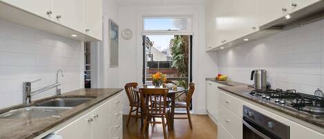 Frigorífic, microones, forn i rentaplats