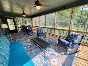 Property grounds - Blessed on the New River - Riverfront, WIFI, Small Dog Friendly, Firepit, Gas Grill, Gas Stove (Lansing)