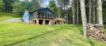 Gezegend aan de Nieuwe Rivier-Rivier Front, Kleine honden, vuurplaats, Centrale AC / Warmte