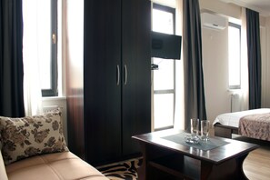 Junior Suite | Peti besi dalam bilik, langsir/tirai gelap terus, Wi-fi percuma 