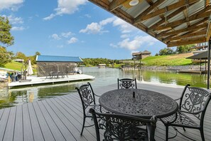 Property grounds - Bright Lake House Retreat-7 miles from Ark (labenne)