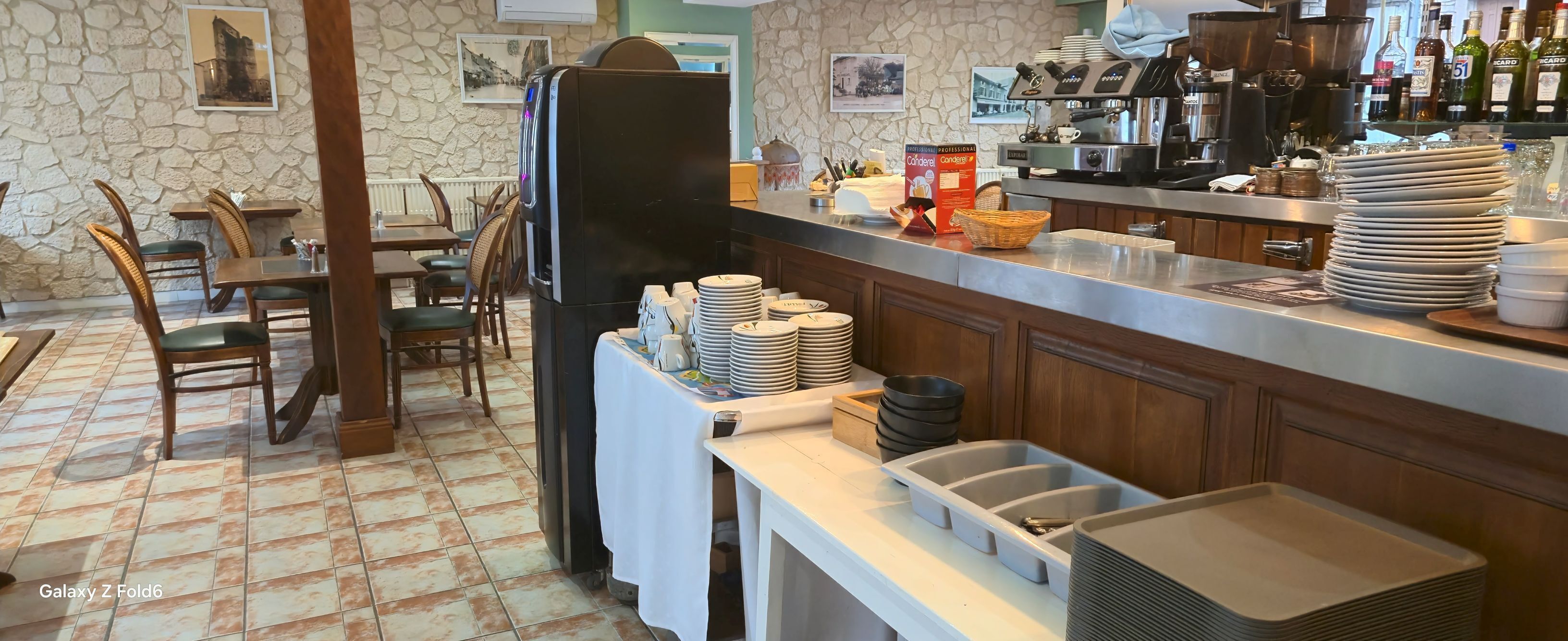 Daily buffet breakfast (EUR 9 per person)