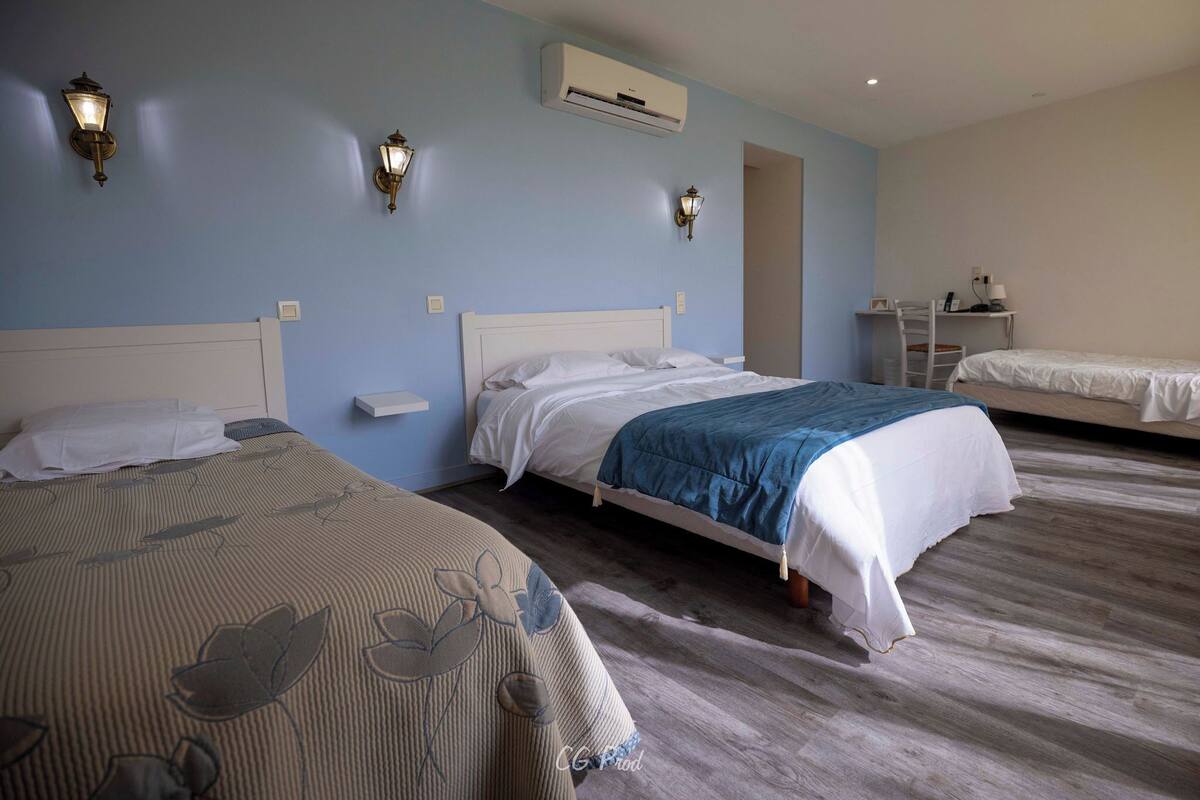 Chambre quadruple | Minibar, systĂšme dâinsonorisation, accĂšs au Wi-Fi (inclus)