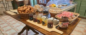 Desayuno estilo bufé