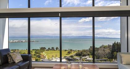 Wakatu View - Nelson Luxury Holiday Home