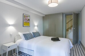 Dúplex, 2 habitaciones, patio | Decoración individual, tabla de planchar con plancha, cunas gratuitas