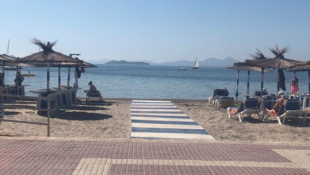 Plage à proximité, chaises longues