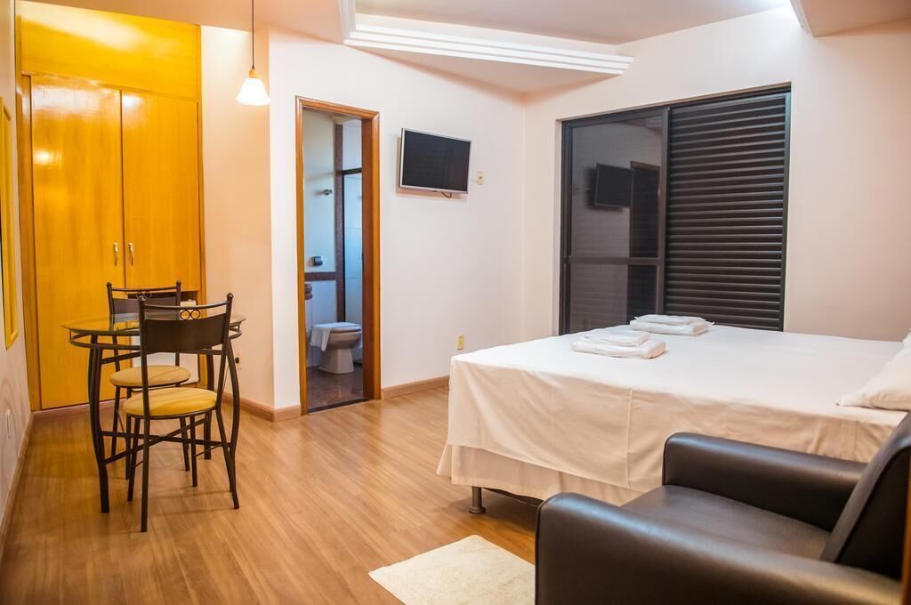 Een minibar, gratis wifi, beddengoed