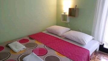 Budget Double Room with Shared Bathroom | Free WiFi, bed sheets