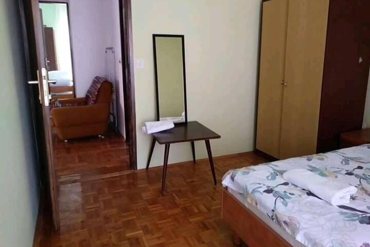 Gazdaságos szoba két külön ággyal, közös fürdőszoba | Ingyenes wifi és ágynemű