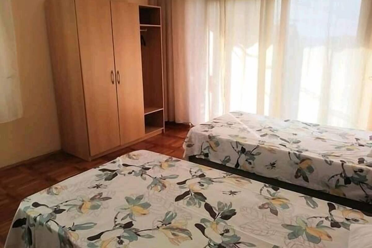 Családi szoba (Family room with shower) | Ingyenes wifi és ágynemű