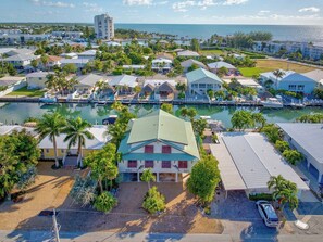 المنشأة من الخارج