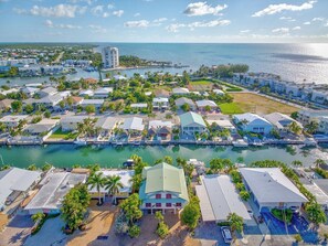 Unclassified image, 3 of 43, button