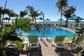 Unclassified image, 2 of 43, button