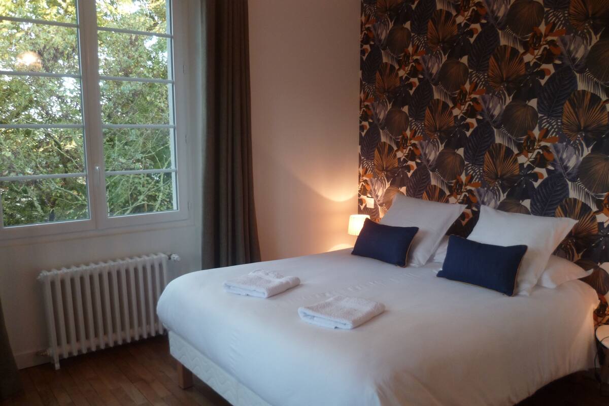 Soundproofing, iron/ironing board (on request), WiFi (free)