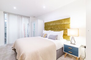 Two-Bedroom Apartment | 2 bedrooms, free WiFi - Waterside Bliss  Austin David Apartments (London)