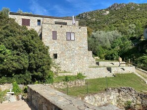 Exterior - Rosa Marine modern and traditional at the same time (Urtaca)