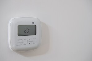 1 bedroom, travel crib, WiFi, bed sheets - Vesuvio Blu Apartment in the center of Naples (Napoli)