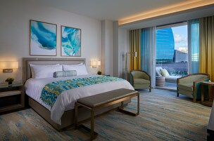 Platinum Suite King Balcony