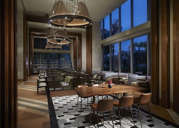 5 restaurants, lunch, dinner, brunch served; Japanese cuisine at The Oasis Tower at Seminole Hard Rock