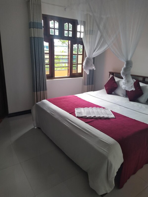 تجهيزات عازلة للصوت وواي فاي مجانًا وملاءات أسرّة