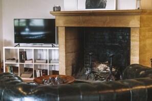 Panorama-villa - udsigt til gårdsplads (Gîte Préau) | Lounge