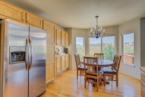 Dining - Mountain view deck HotTub Theater in BridlePass CO (Colorado Springs)