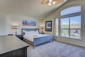 5 habitaciones, tabla de planchar con plancha, wifi y ropa de cama 