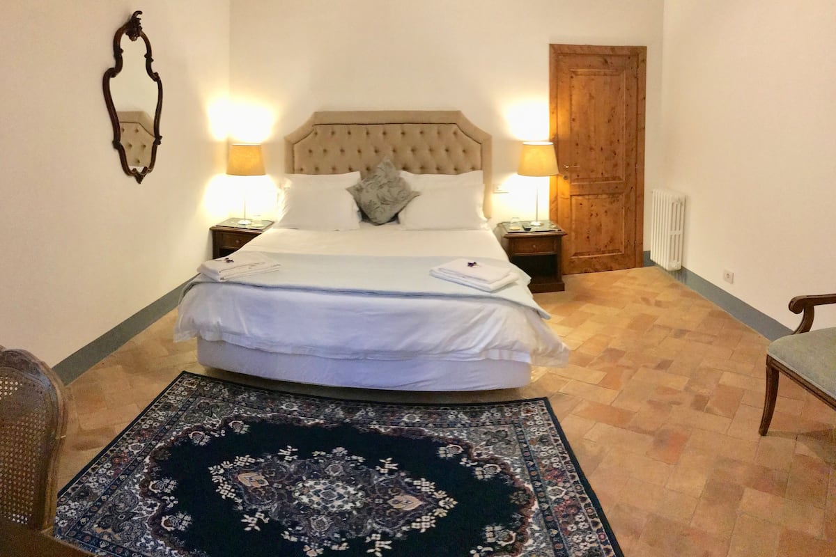 Deluxe Double or Twin Room | Egyptian cotton sheets, premium bedding, Tempur-Pedic beds, minibar