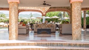 Unclassified image, 5 of 30, button - Relaxing Suite + Gym + Pool (Cabo San Lucas)