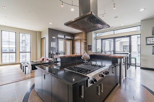 The Luxury Suites of Houston