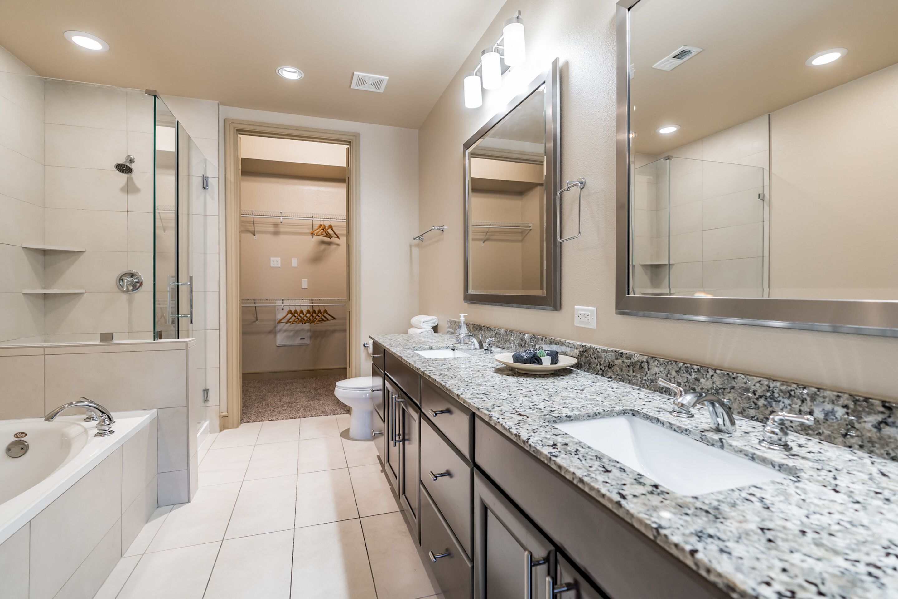 The Luxury Suites of Houston