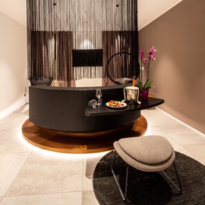 Premium bedding, down duvets, in-room safe, desk - The Corner Duomo Hotel (Milan)