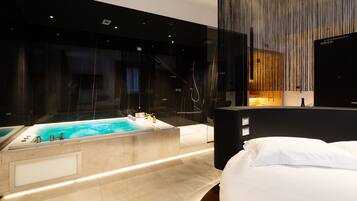 Suite, 1 habitación, hidromasaje (sauna and emotional shower) | 1 habitación, ropa de cama de alta calidad y edredón