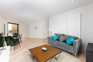 Appartement, 2 chambres | Salle de séjour