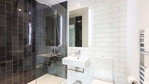 Two- Bedroom Apartment | Bathroom shower - Amazing Apart. -City Airport and Excel 3 (London)