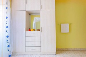 Kamar Double atau Twin Basic | Fasilitas kamar