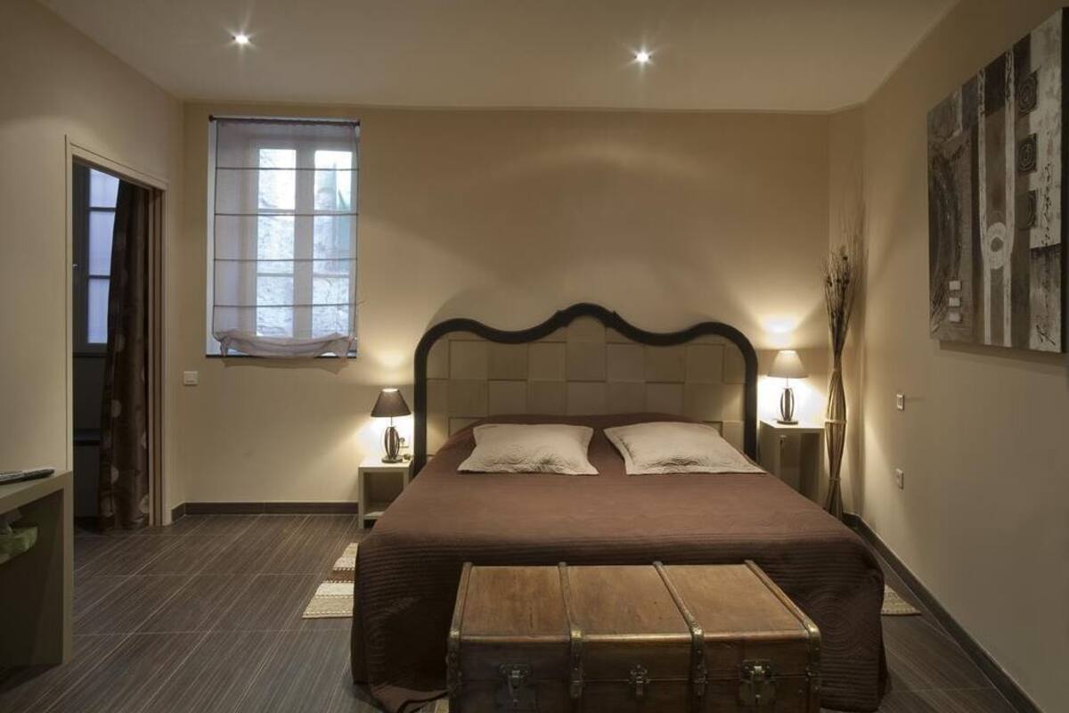 Doppelzimmer (Mikado) | Individuell dekoriert, individuell eingerichtet, Schreibtisch