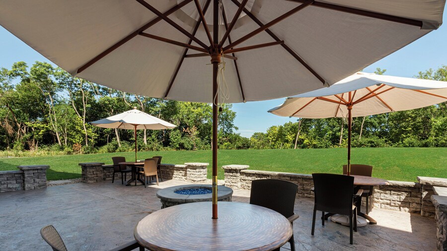 Cobblestone Hotel & Suites - Urbana