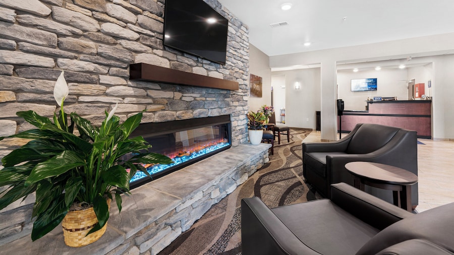 Cobblestone Hotel & Suites - Urbana