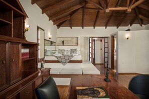 别墅 (Natalie) | 客房内保险箱、办公桌、隔音、熨斗/熨衣板